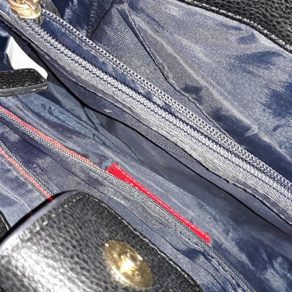 Tommy Hilfiger Black with Gold Star Details Handbag - Picture 5 of 12